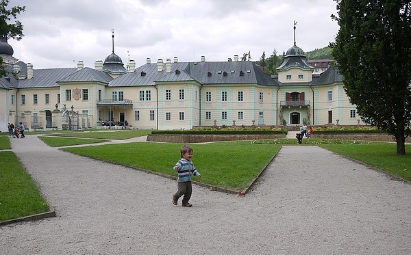 zamek-mantn