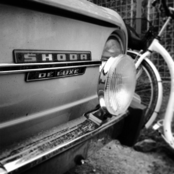 brnda-skoda-de-luxe