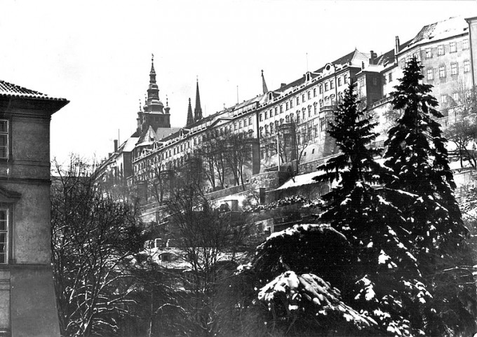 vnoce_praha_retro
